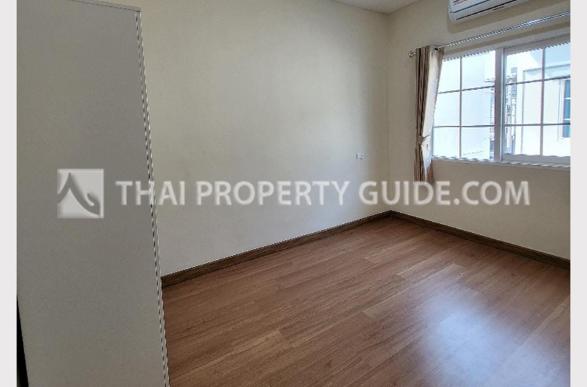 Townhouse in Sukhumvit 